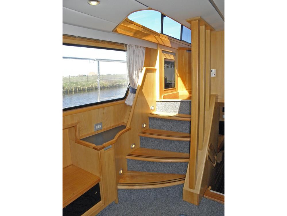 Saloon, Accommodation